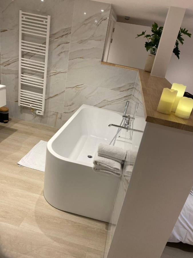 Chambres D'Hotes Eucalyptus Et Glycine เจนวาล ภายนอก รูปภาพ